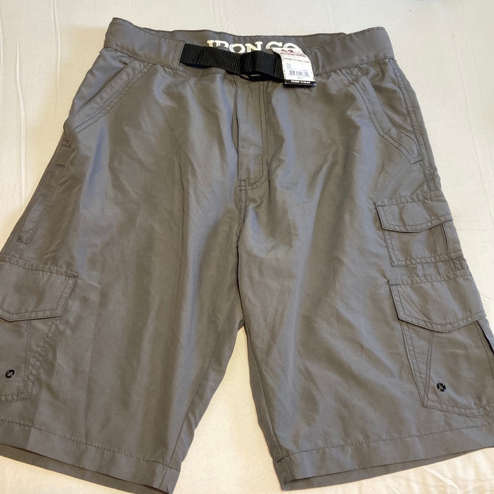 Iron Co. Hybrid Cargo Shorts NWT. Size 32